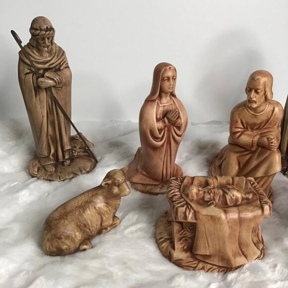 Vintage 1978 Holland Mold Nativity Set - Signed Vera - 7 Piece Set -Retired - Picture 3 of 4